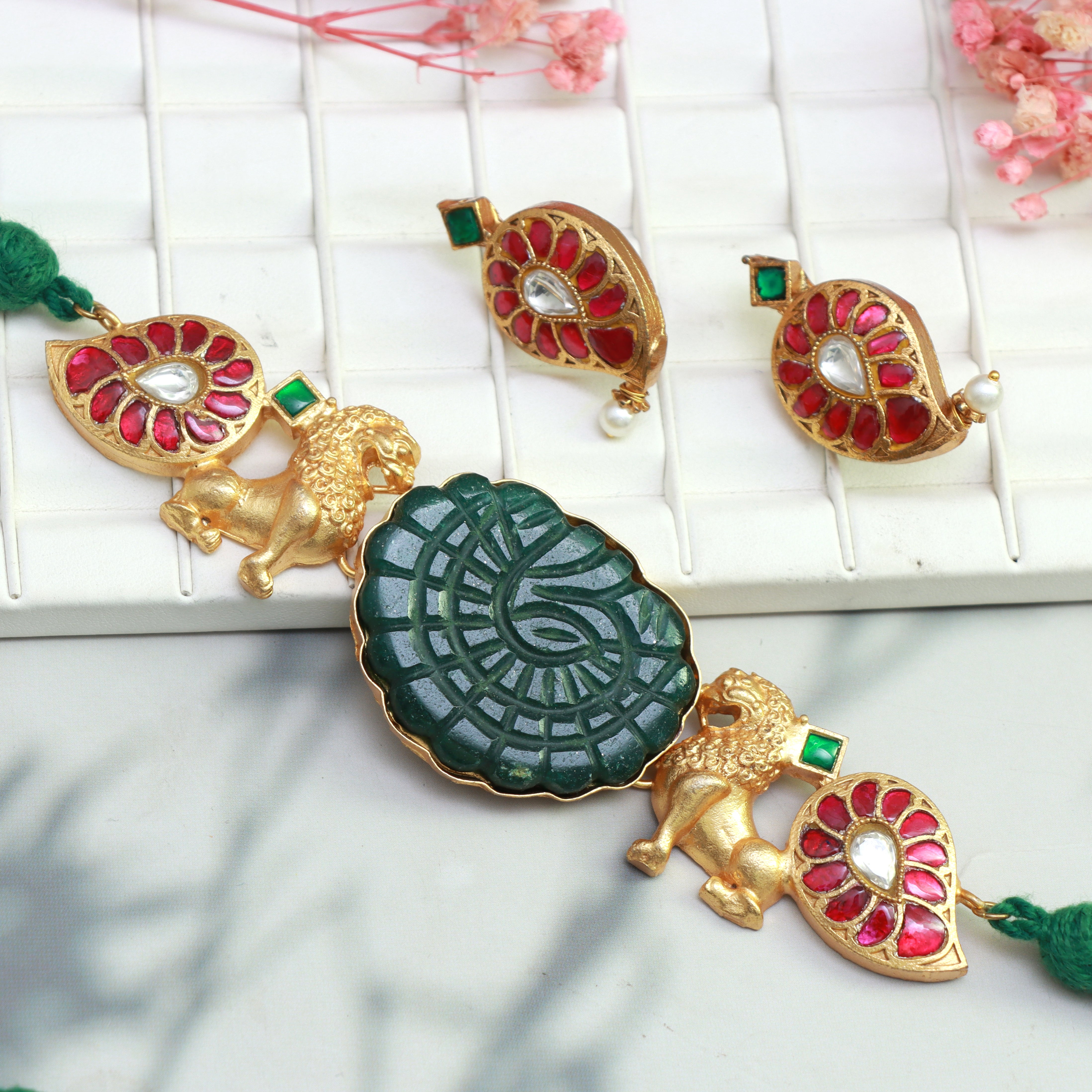 Regal Lion Emerald Choker Set - Dropdeadgorgeous